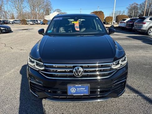 Certified 2022 Volkswagen Tiguan SEL R-Line image 2