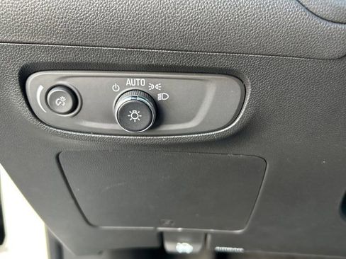 Used 2024 Buick Encore GX Sport Touring FWD image 28