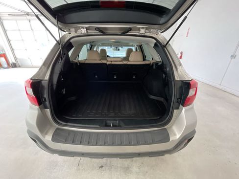Used 2018 Subaru Outback 2.5i Limited AWD/4WD image 24