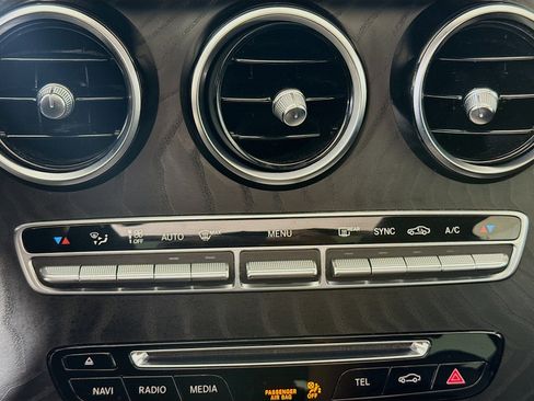 Used 2019 Mercedes-Benz GLC 300 4MATIC Coupe image 18