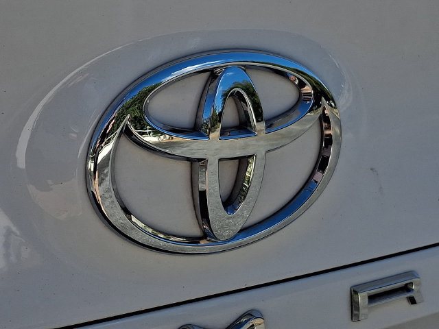 Used 2023 Toyota Camry SE w/ Cold Weather Package FWD image 44