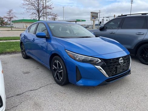 Used 2025 Nissan Sentra SV image 1