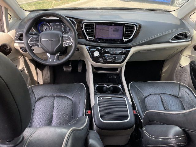 Used 2022 Chrysler Pacifica Limited FWD image 10
