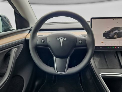 Used 2024 Tesla Model Y Long Range AWD/4WD image 7