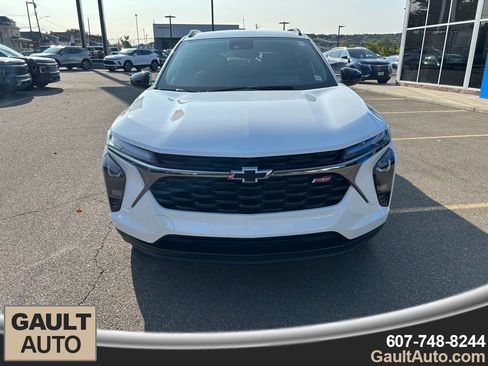 New 2025 Chevrolet Trax RS w/ Driver Confidence Package image 8