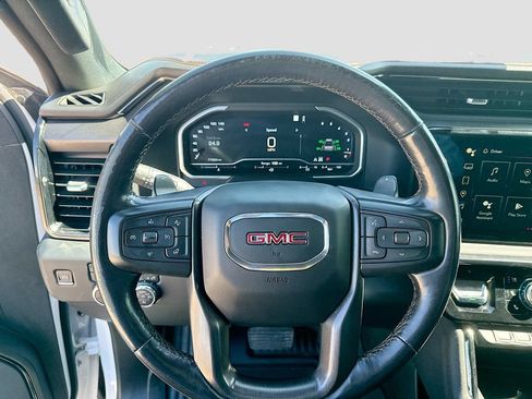 Used 2022 GMC Sierra 1500 AT4 w/ AT4 Preferred Package AWD/4WD image 14