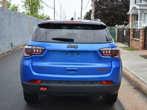 Used 2025 Jeep Compass Trailhawk AWD/4WD image 6