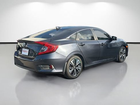 Used 2018 Honda Civic EX-T image 3