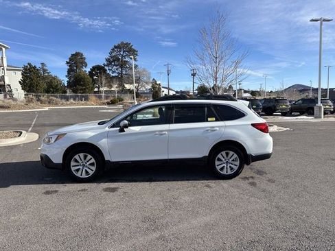 Used 2017 Subaru Outback 2.5i Premium image 6