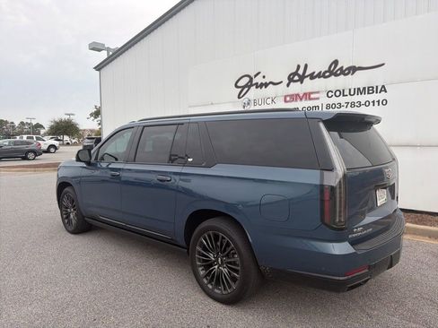 Certified 2025 Cadillac Escalade ESV Sport Platinum image 3