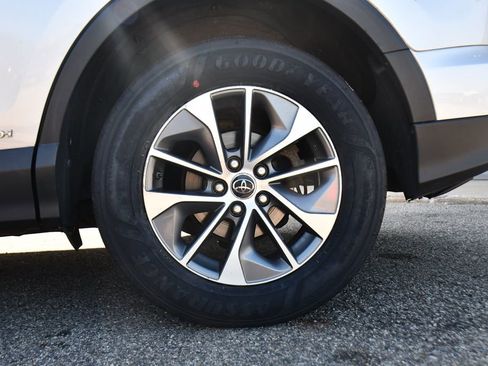 Used 2016 Toyota RAV4 XLE AWD/4WD image 38