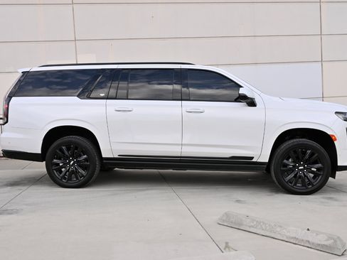 Used 2021 Cadillac Escalade ESV Sport w/ Driver Assist Tech Package AWD/4WD image 8