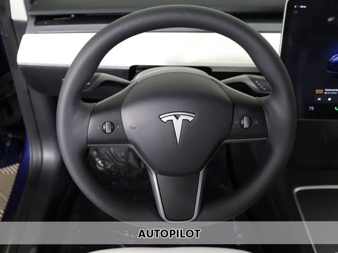 Used 2022 Tesla Model 3 Long Range AWD/4WD image 3