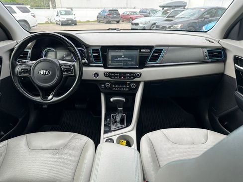 Used 2018 Kia Niro Touring FWD image 13