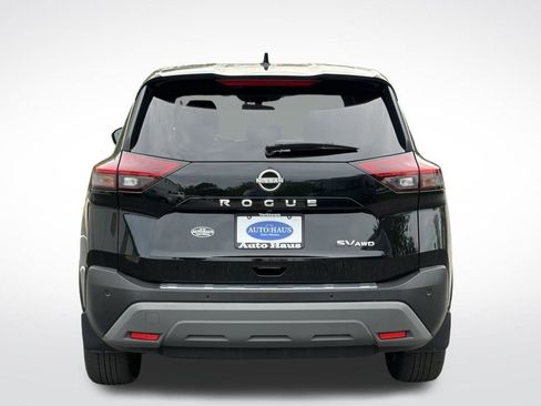 Used 2023 Nissan Rogue SV image 5