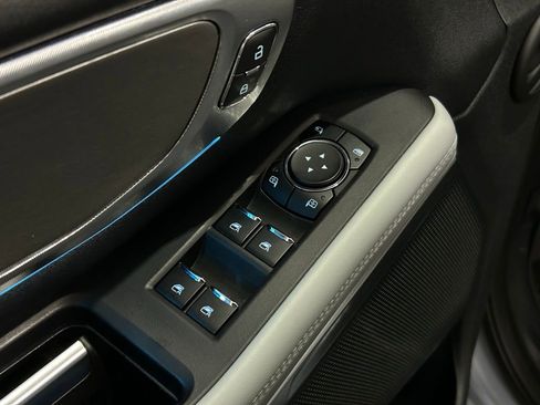 Used 2025 Ford Expedition Platinum image 17