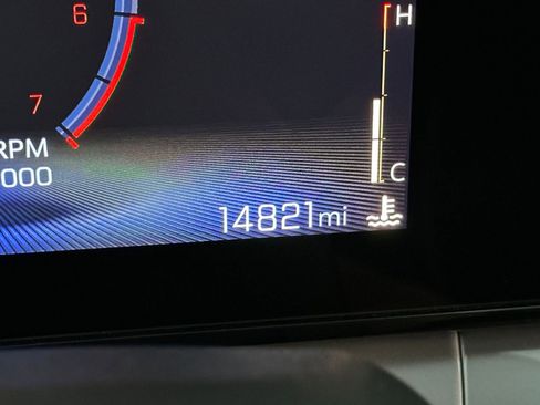 Used 2025 Chevrolet Trax LT image 38