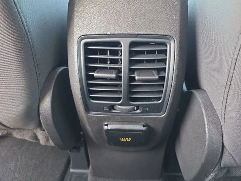 Used 2017 Ford C-MAX SE image 32