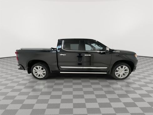 Used 2023 Chevrolet Silverado 1500 High Country w/ High Country Premium Package AWD/4WD image 6