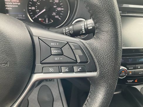 Used 2019 Nissan Rogue SV FWD image 22