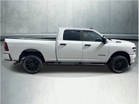 New 2026 RAM 2500 Big Horn AWD/4WD image 4