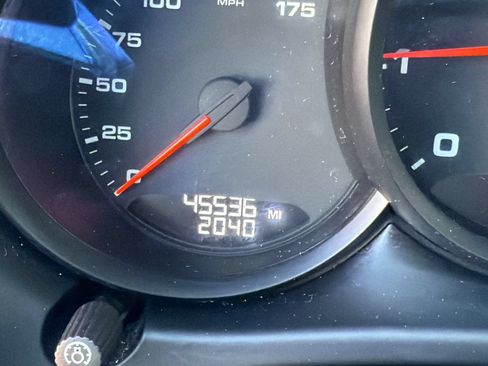 Used 2020 Porsche Macan AWD/4WD image 18