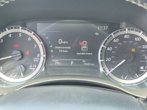 Used 2023 Toyota Highlander LE FWD image 23