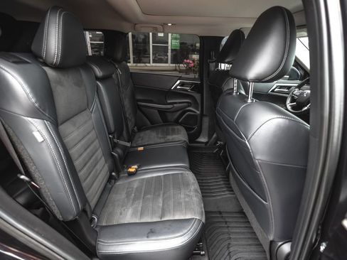 Used 2024 Mitsubishi Outlander SE AWD/4WD image 30