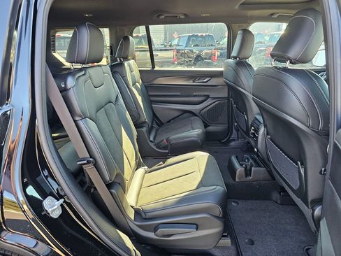 New 2025 Jeep Grand Cherokee L Altitude image 14