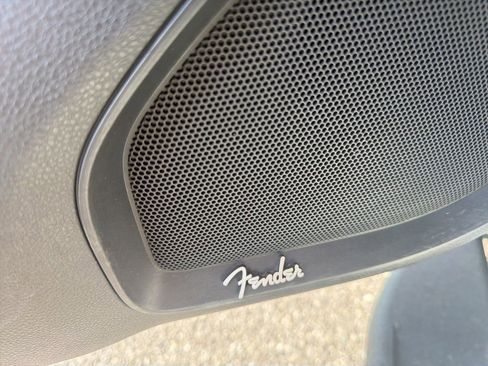 Used 2023 Nissan Titan PRO-4X w/ Pro-4x Convenience Package image 13