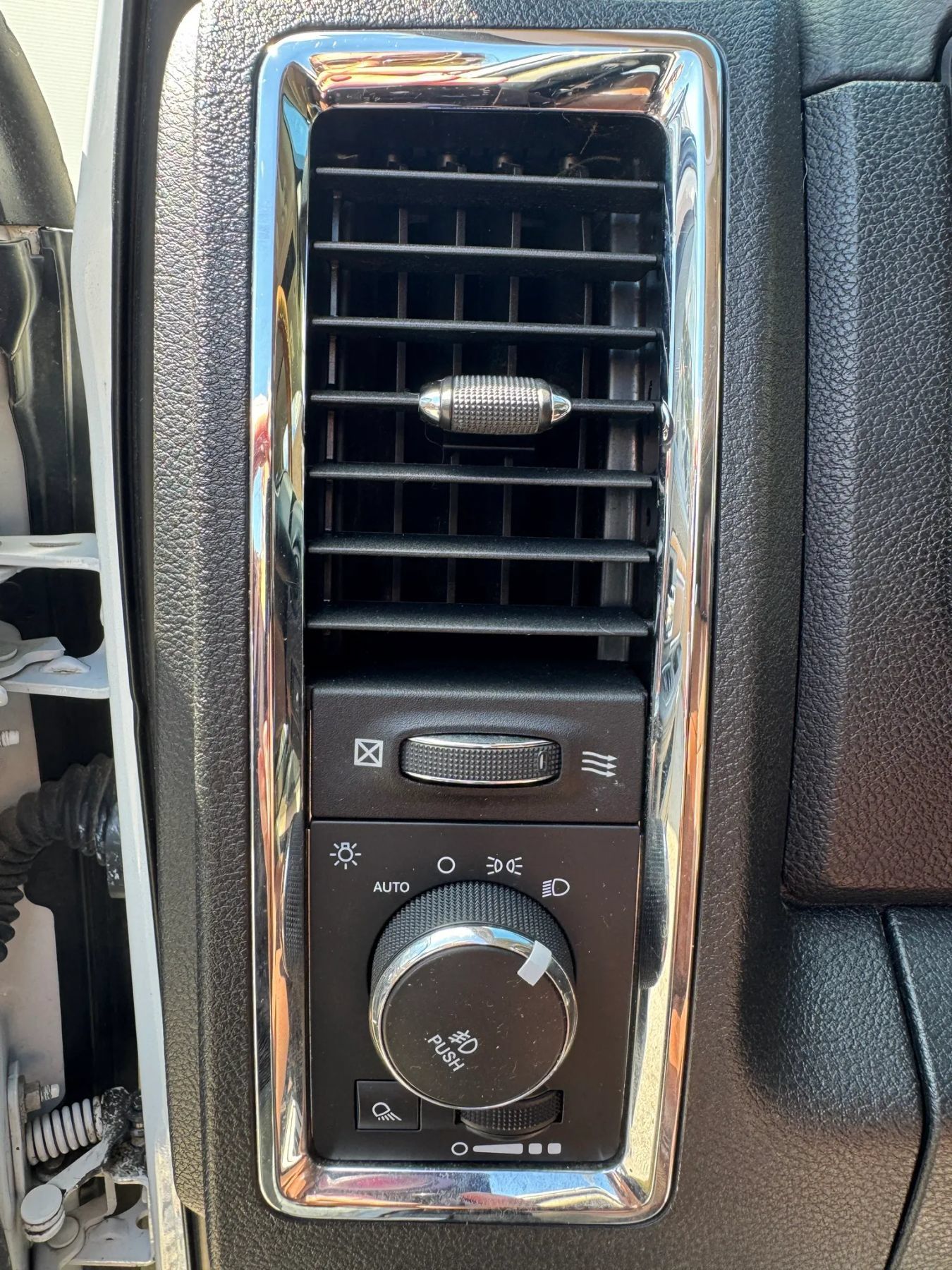 Used 2015 RAM 3500 Laramie Longhorn AWD/4WD image 33