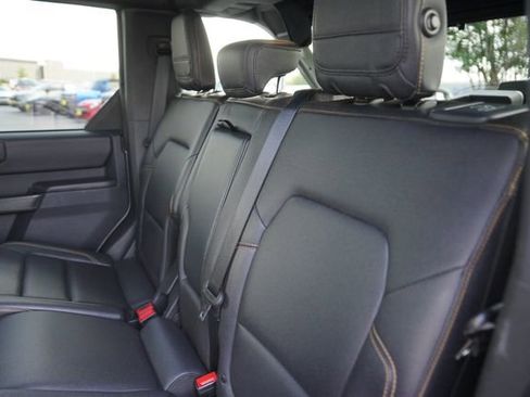 Used 2024 Ford Bronco Badlands image 13