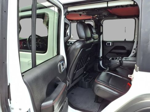 Certified 2022 Jeep Wrangler Unlimited Rubicon w/ Cold Weather Group AWD/4WD image 25