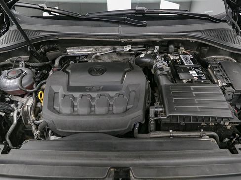 Certified 2023 Volkswagen Tiguan SE image 16