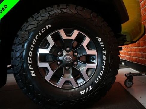 Used 2023 Toyota Tacoma TRD Off-Road w/ Technology Package AWD/4WD image 96