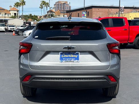 New 2026 Chevrolet Trax LS w/ LS Convenience Package image 8