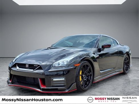 Certified 2020 Nissan GT-R NISMO AWD/4WD image 4