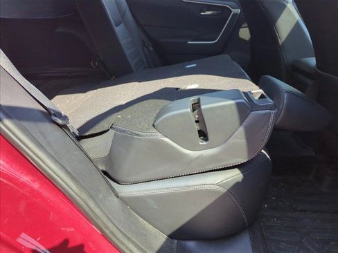 Used 2019 Toyota RAV4 XLE Premium w/ Cold Weather Package FWD image 27
