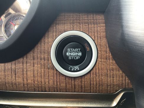 Used 2019 RAM 2500 Limited w/ Cold Weather Group AWD/4WD image 15
