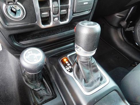 Used 2023 Jeep Wrangler Unlimited Sport AWD/4WD image 18