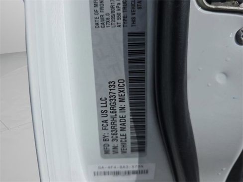 Used 2024 RAM 3500 Big Horn image 33