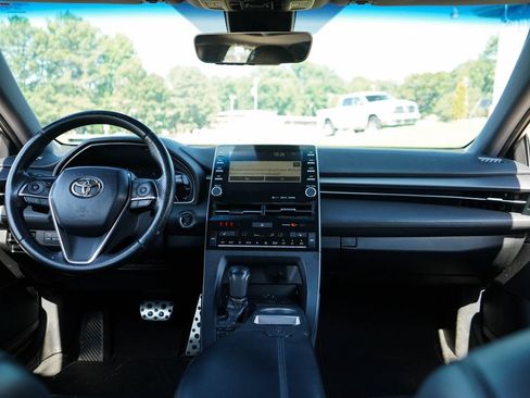 Used 2019 Toyota Avalon XSE FWD image 10