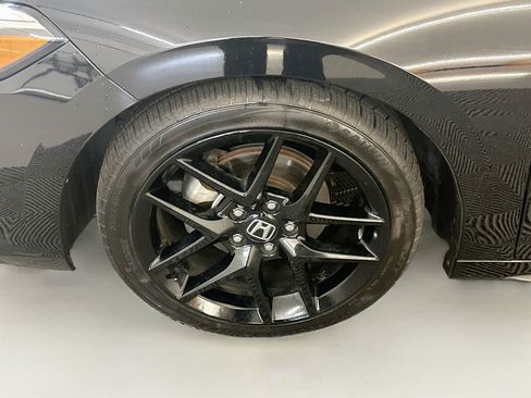 Used 2024 Honda Civic Sport image 11