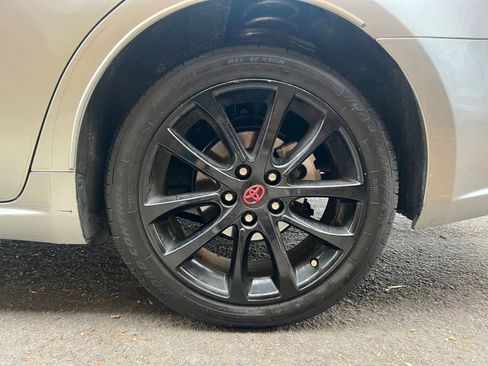 Used 2015 Toyota Avalon XLE Touring image 38