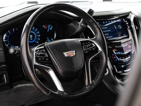 Used 2020 Cadillac Escalade ESV Platinum RWD image 12
