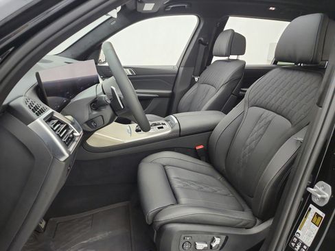 Used 2024 BMW X7 M60i AWD/4WD image 13