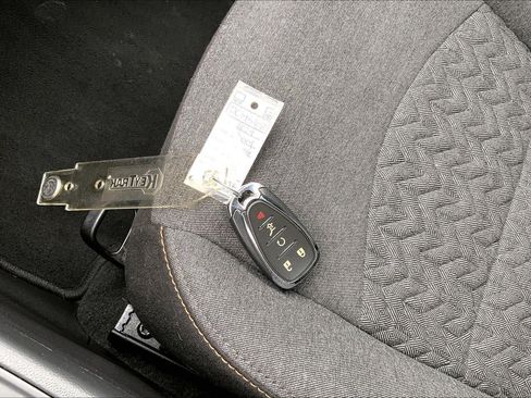 Used 2024 Chevrolet Equinox LT image 12