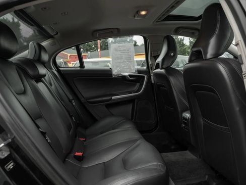 Used 2017 Volvo S60 T5 Inscription Platinum w/ Climate Package AWD/4WD image 13