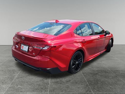Certified 2025 Toyota Camry SE FWD image 7