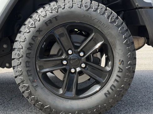 Used 2021 Jeep Wrangler Unlimited Sahara image 30